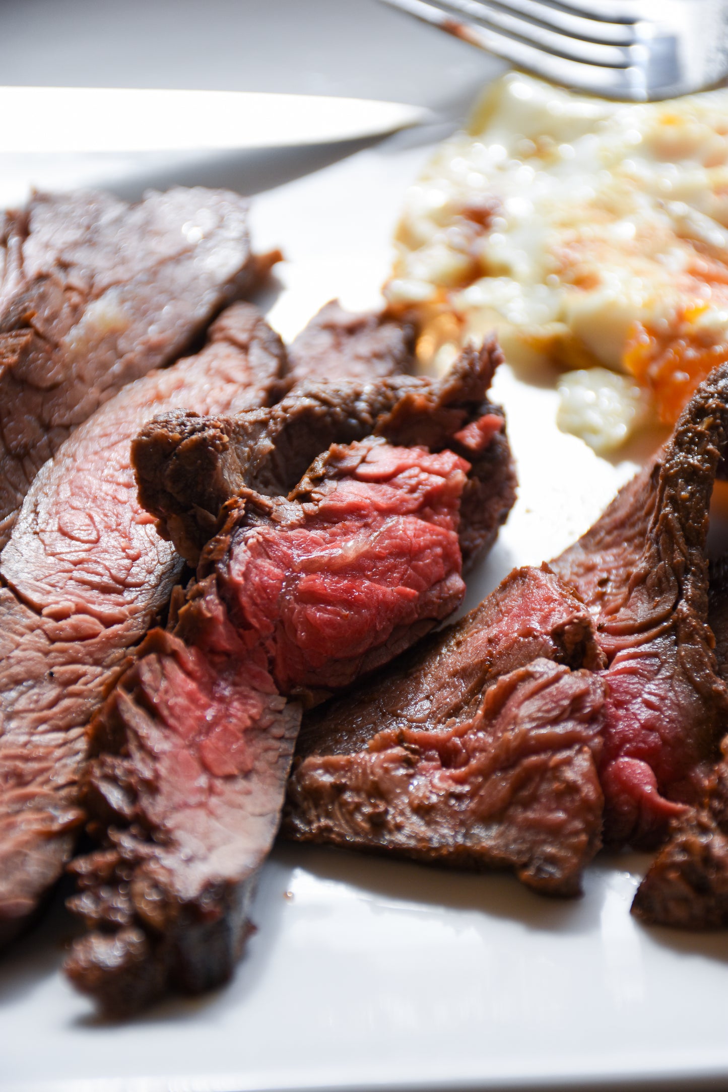 Flat Steaks: Skirt, Flat Iron, Hanger, and Flank Steaks (1 lb)